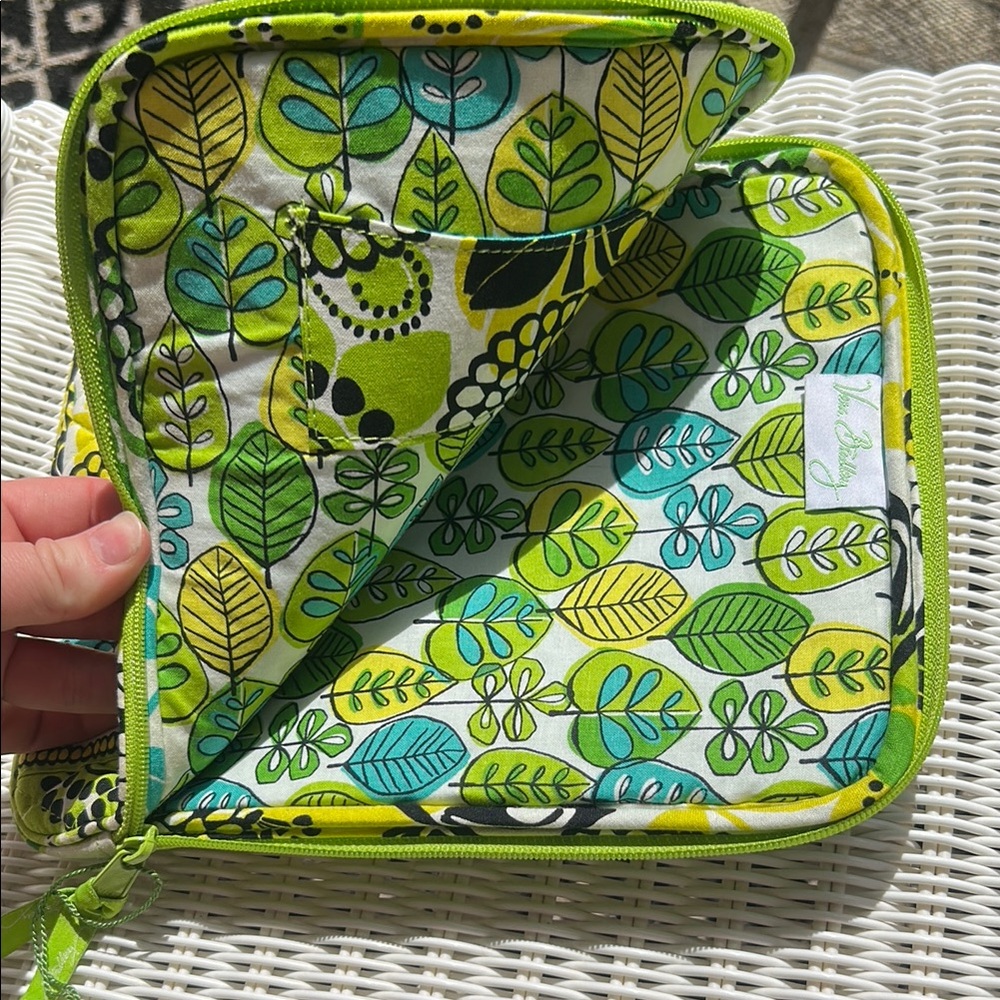 Vera Bradley Floral “Limes Up” Quilted Tablet Sleeve 8x10” - Picture 7 of 8